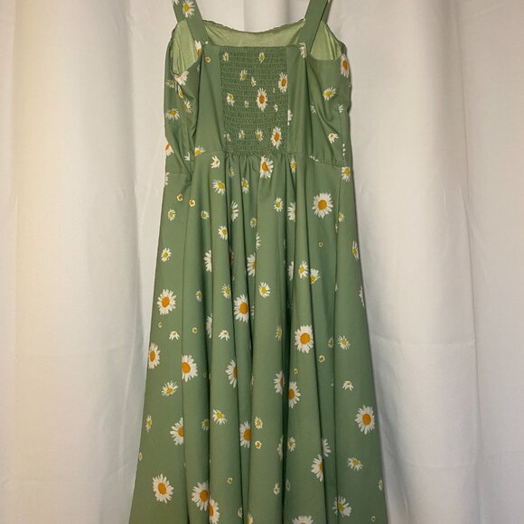 Belle Poque Green Daisy Dress Womens L Floral Adjustable Straps Flare Twirl EUC - Picture 2 of 9